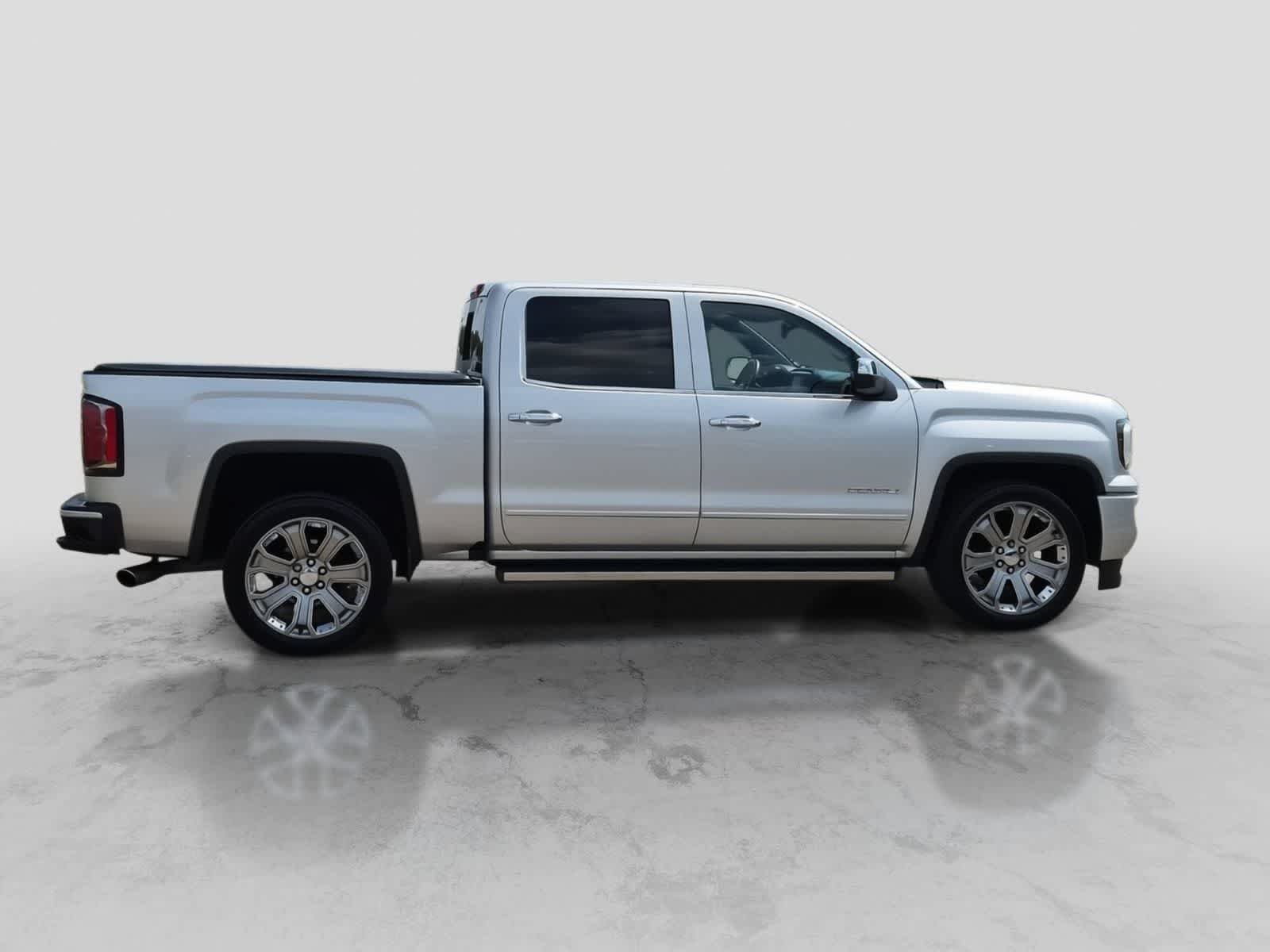 Used 2018 GMC Sierra 1500 Denali w/ Denali Ultimate Package AWD/4WD image 9
