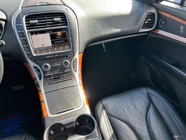 Used 2017 Lincoln MKX Reserve w/ Driver Assistance Package AWD/4WD image 19