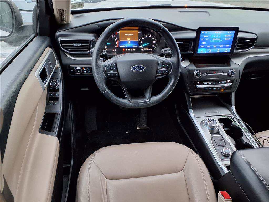 Used 2020 Ford Explorer XLT w/ Equipment Group 202A image 8