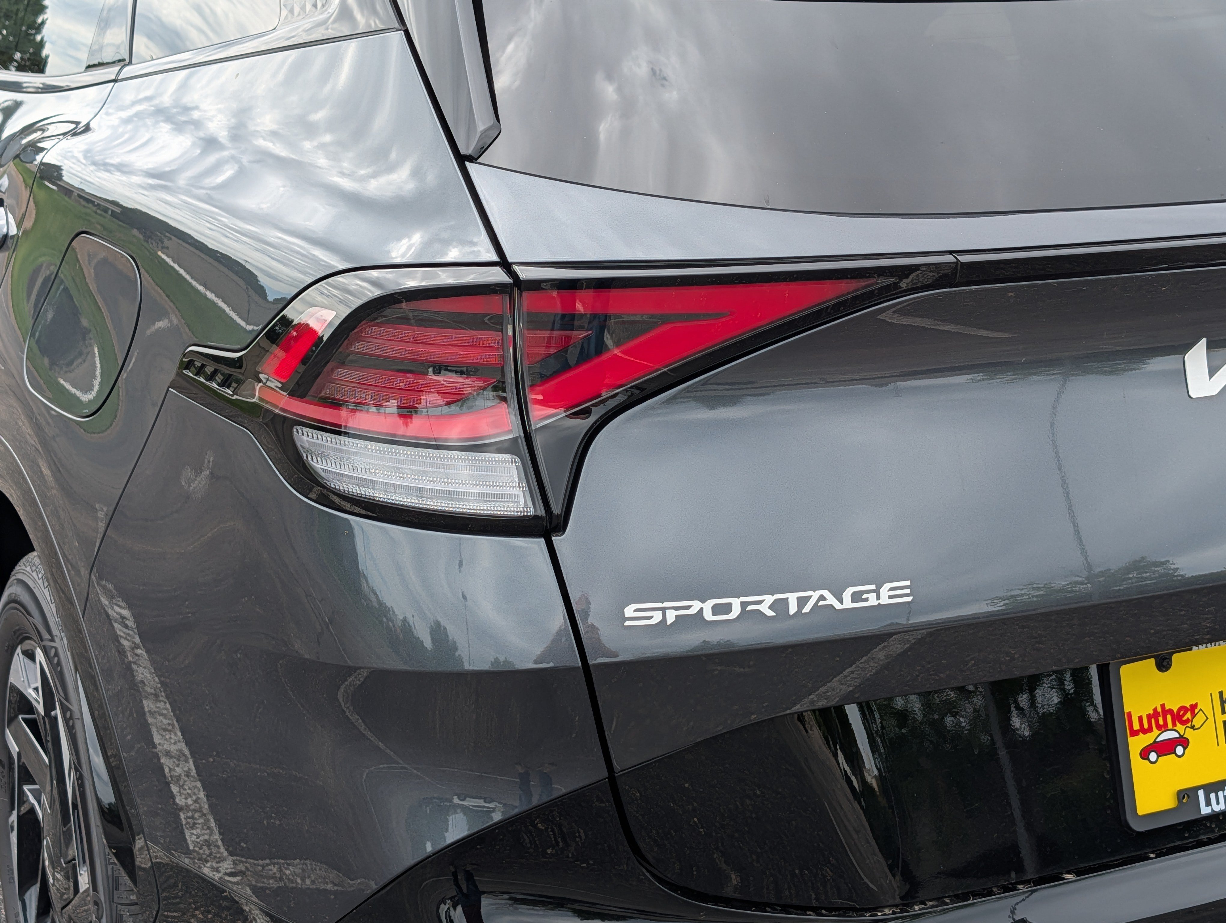 Certified 2023 Kia Sportage SX AWD/4WD image 17