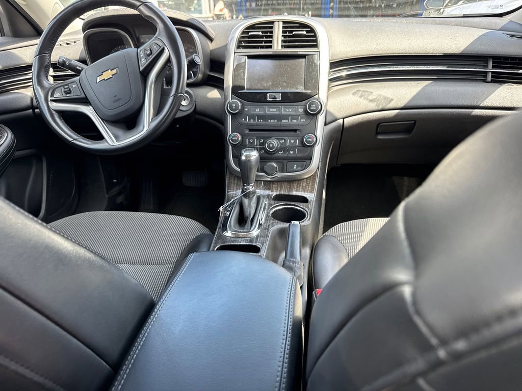 Used 2015 Chevrolet Malibu LT FWD image 14