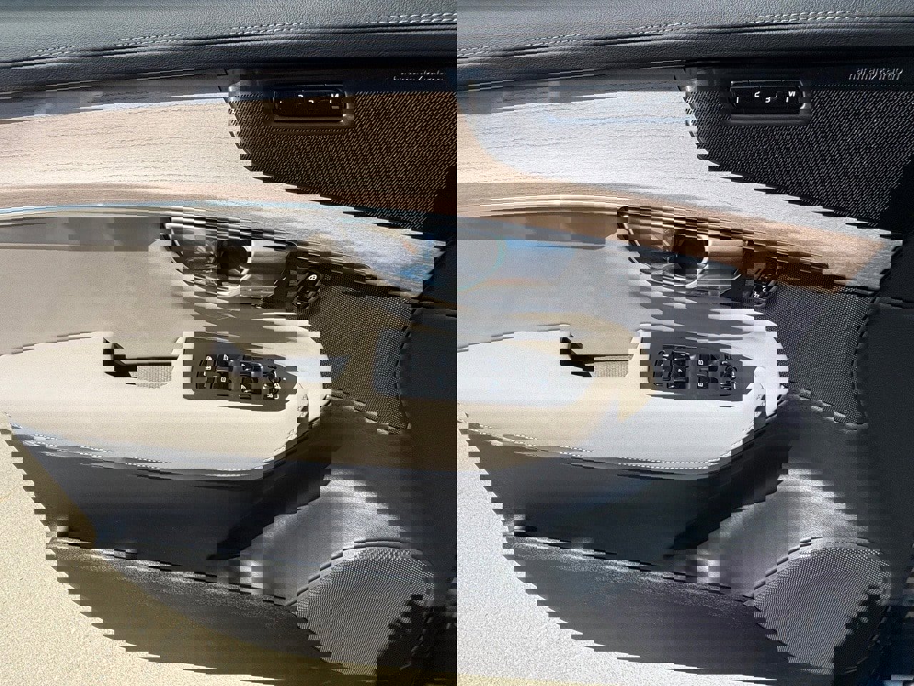 New 2026 Volvo XC90 T8 Ultra image 17