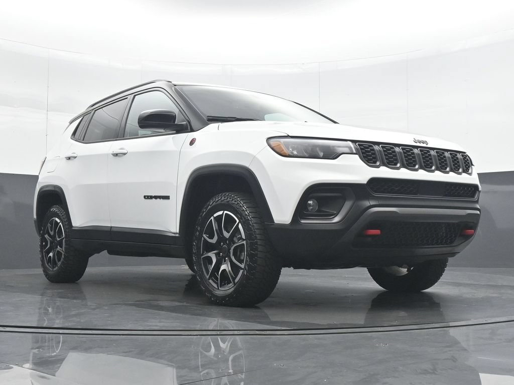 Used 2026 Jeep Compass Trailhawk AWD/4WD image 37