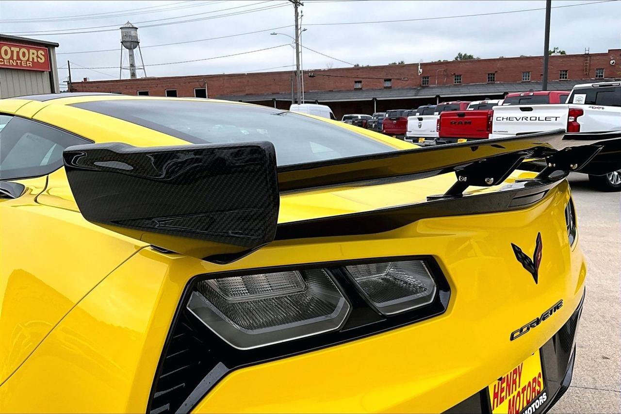 Used 2019 Chevrolet Corvette Z06 RWD image 39