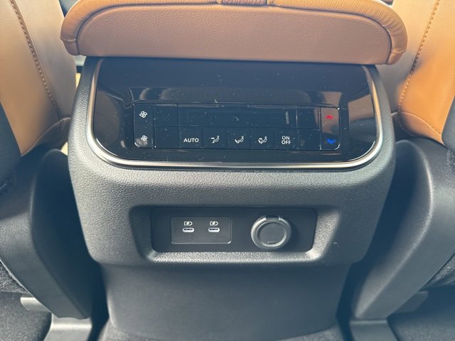 New 2026 Nissan Armada SL w/ Captain's Chari Seat Package image 16