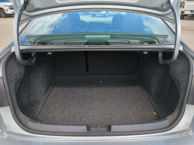 Used 2025 Volkswagen Jetta SE FWD image 14