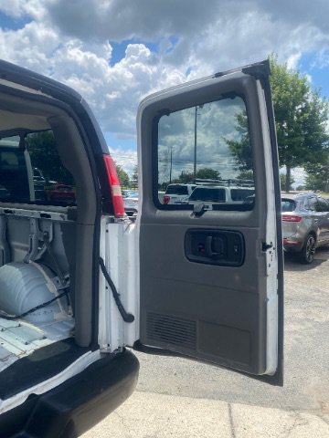 Used 2016 Chevrolet Express 3500 LS RWD image 9