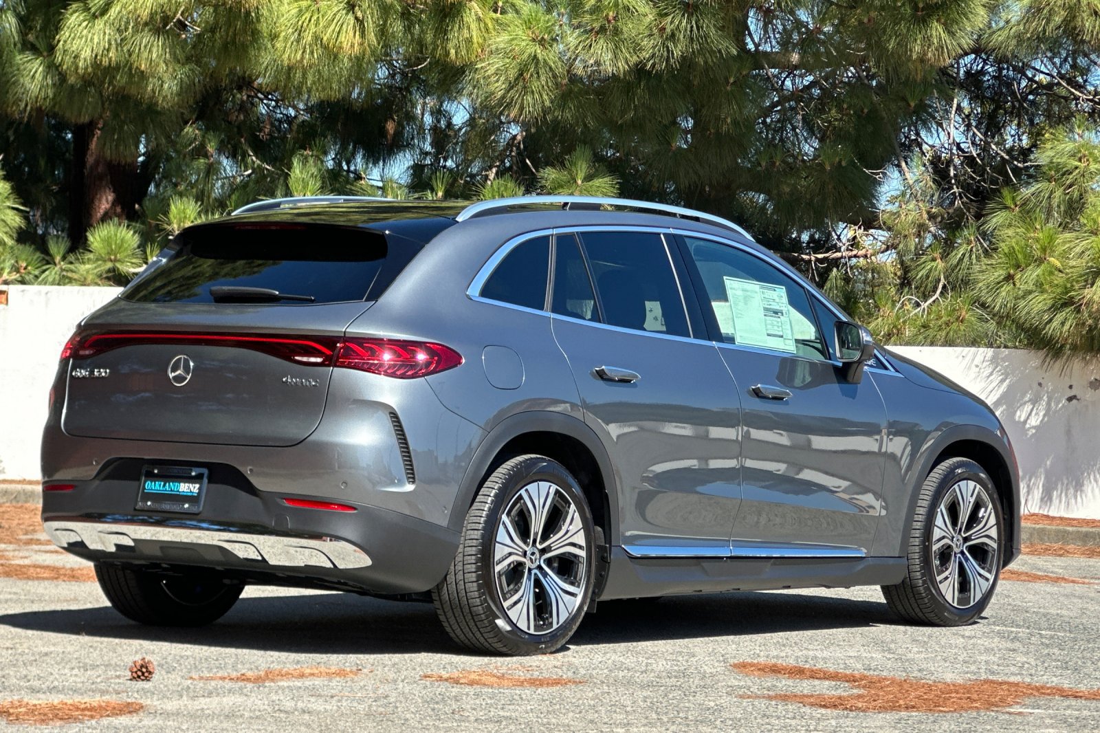 New 2026 Mercedes-Benz EQE 320 4MATIC SUV image 4