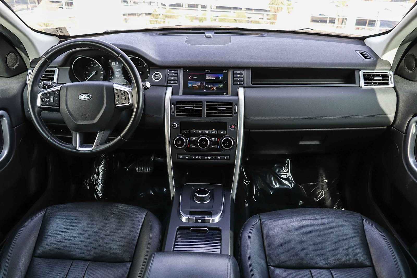 Used 2018 Land Rover Discovery Sport HSE image 12