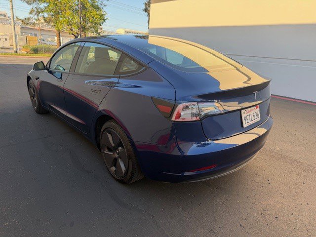 Used 2023 Tesla Model 3 Standard Range image 4