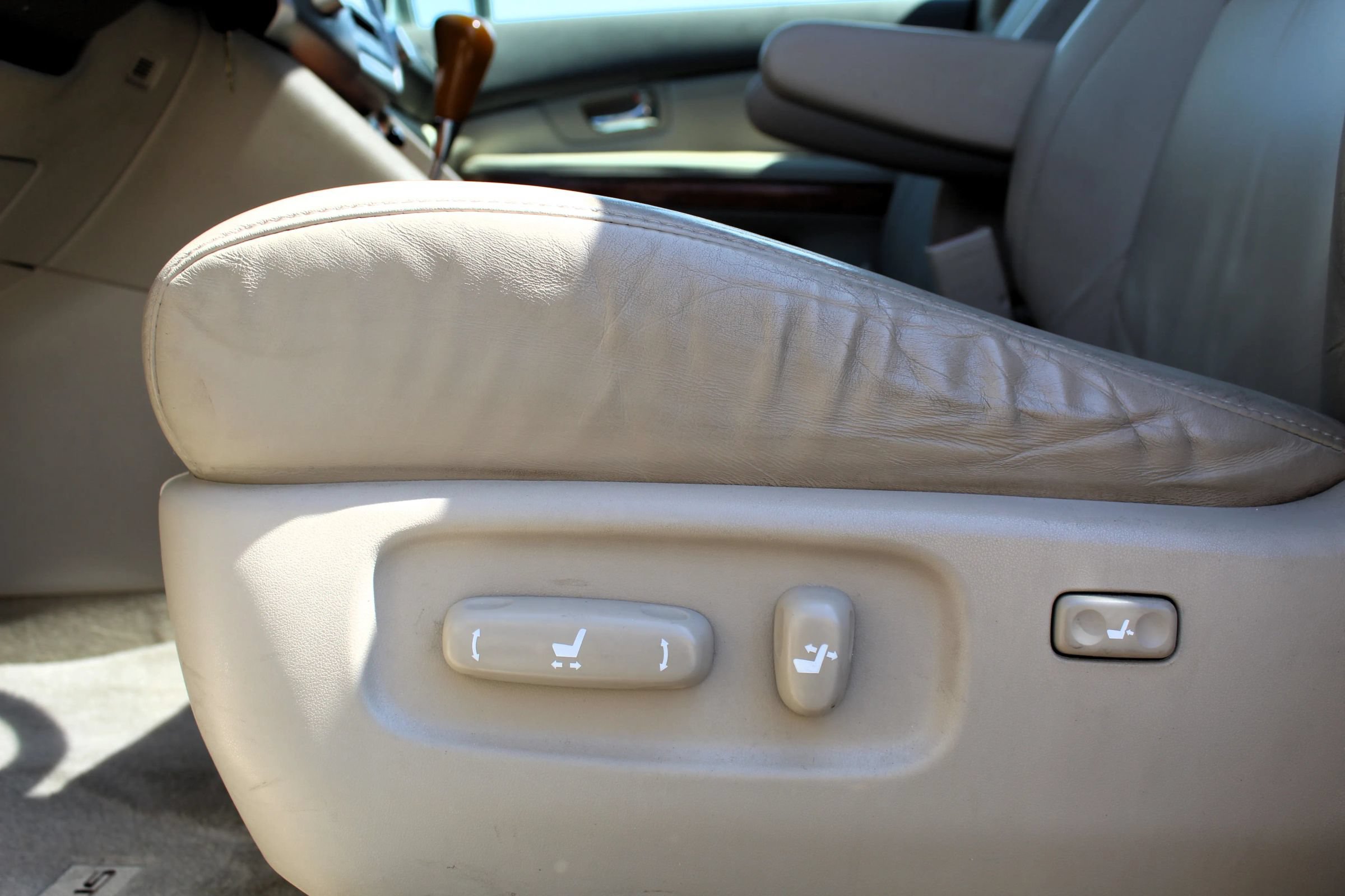 Used 2004 Lexus RX 330 AWD image 12