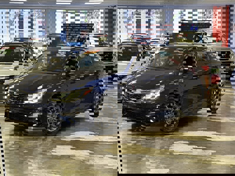 Used 2020 Kia Optima LX image 10