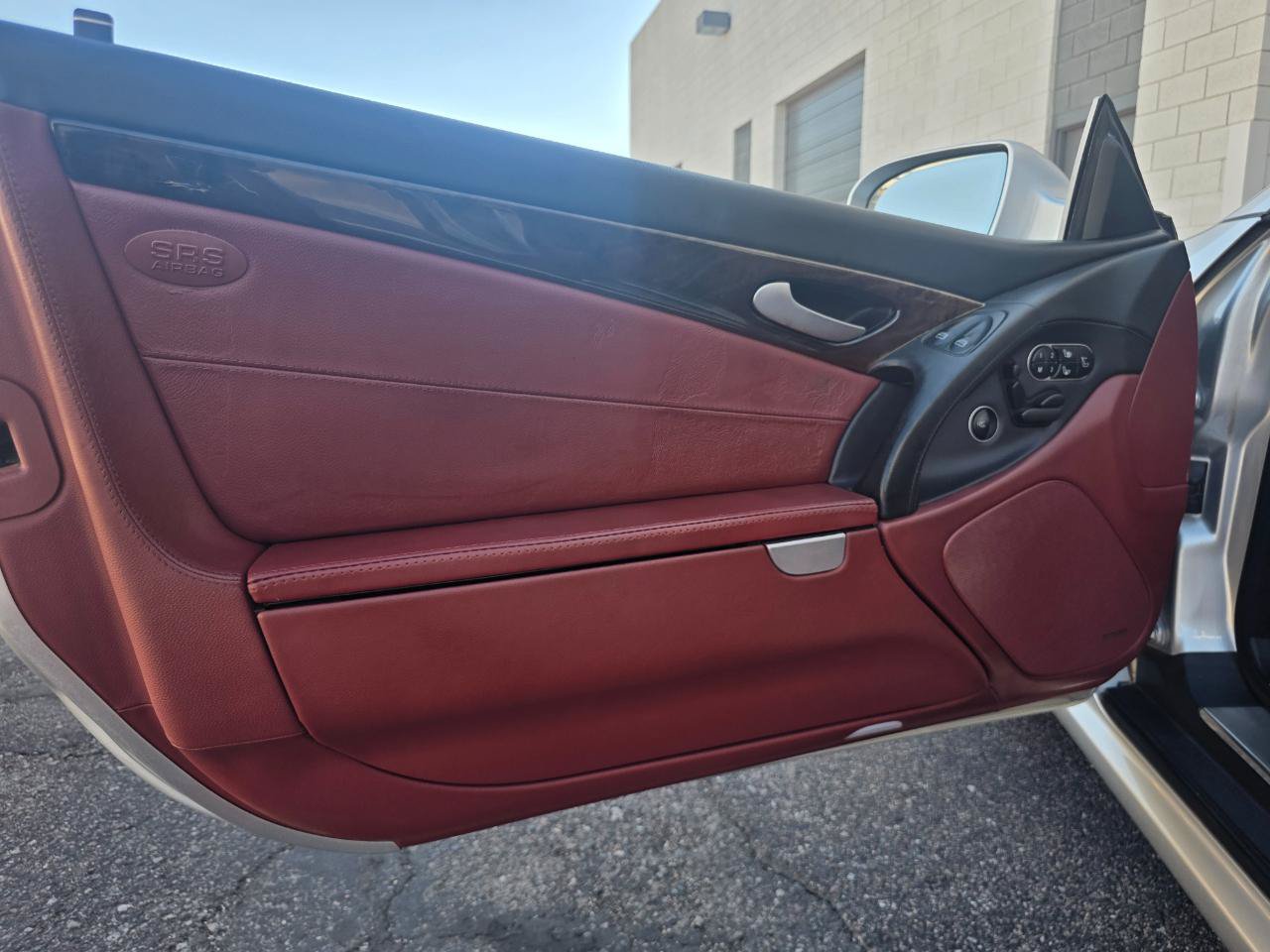 Used 2011 Mercedes-Benz SL 550 w/ Premium I Pkg image 28
