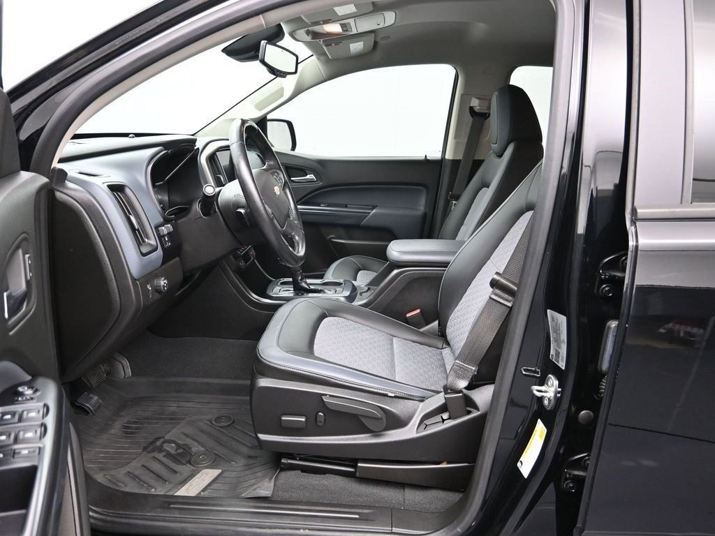 Certified 2021 Chevrolet Colorado Z71 w/ Z71 Midnight Edition image 13