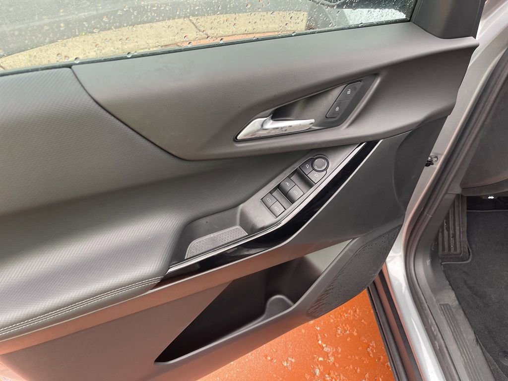 New 2025 Chevrolet Equinox LT w/ Safety and Technology Package image 8