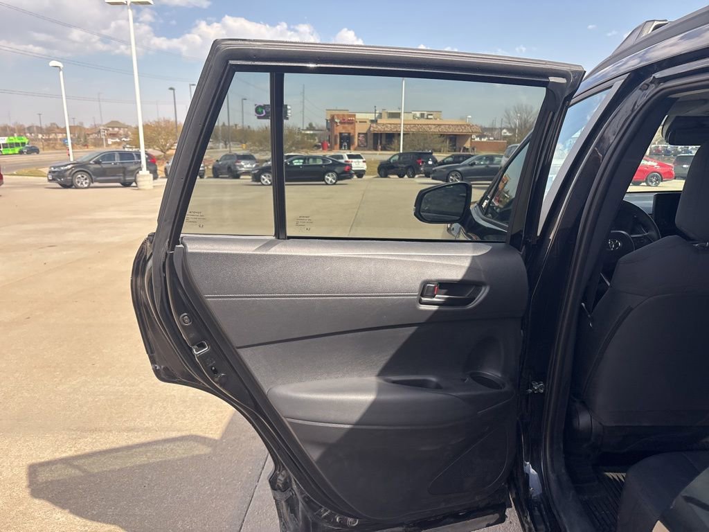 Used 2023 Toyota Corolla Cross LE image 31