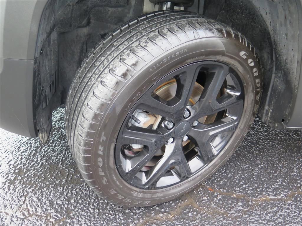 Used 2018 Jeep Renegade Altitude w/ UConnect 8.4 Nav Group image 18