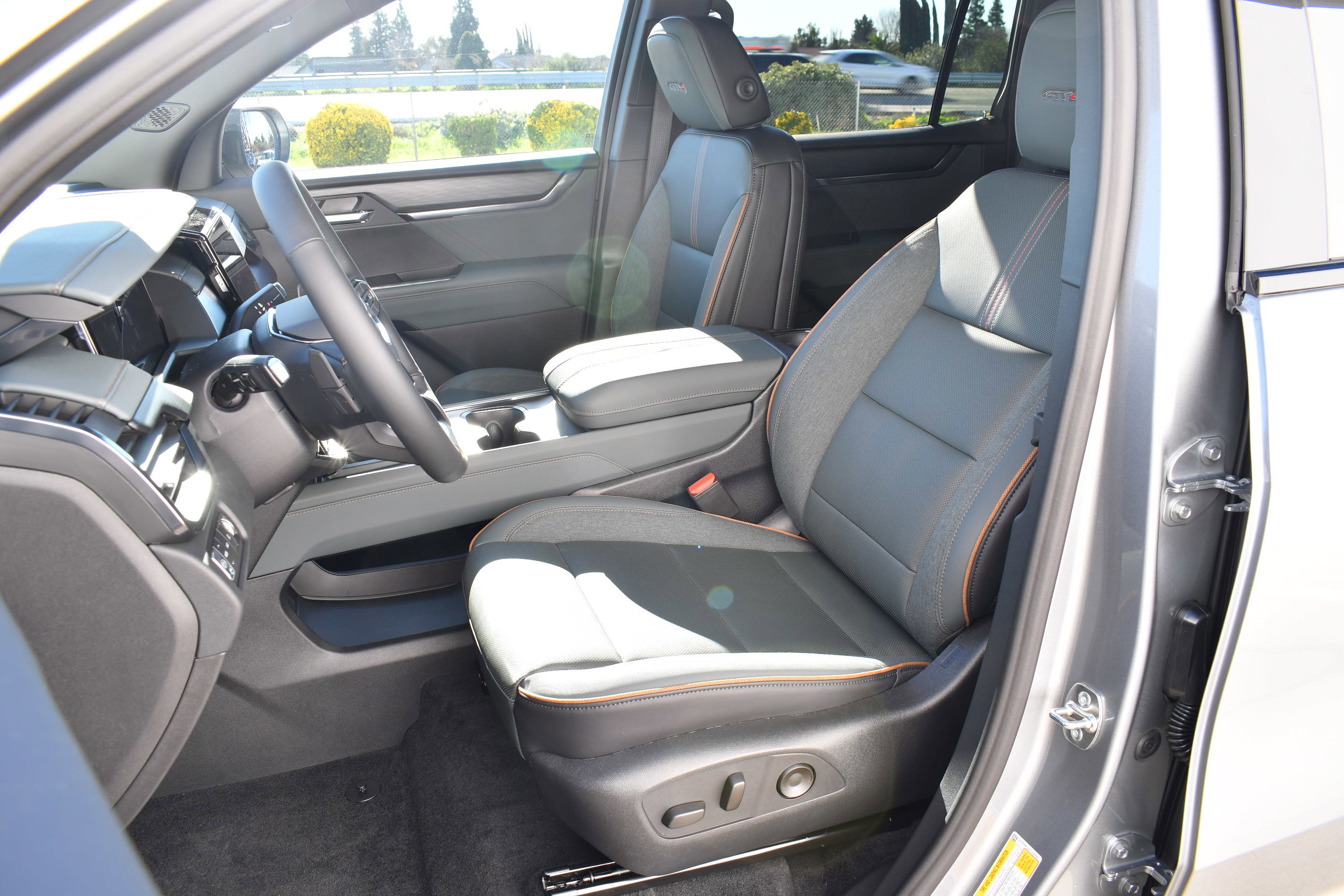 New 2026 GMC Acadia AT4 image 16