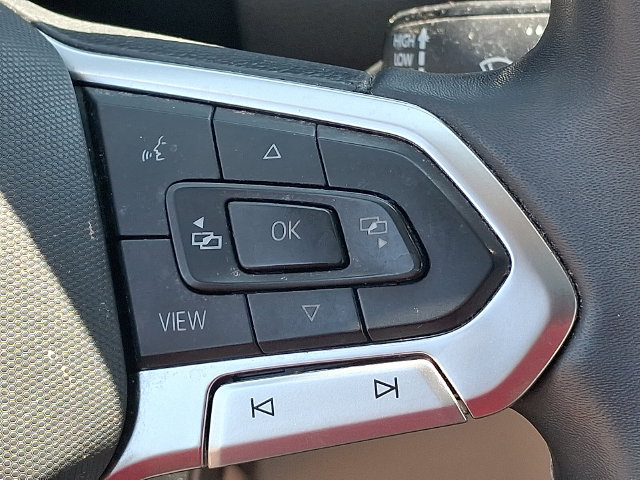 Used 2023 Volkswagen Tiguan SE w/ Panoramic Sunroof Package AWD/4WD image 23