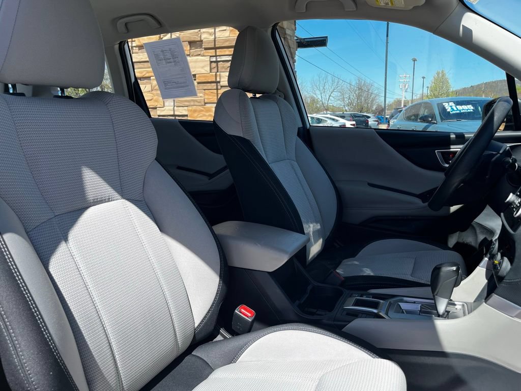 Used 2023 Subaru Forester AWD/4WD image 28