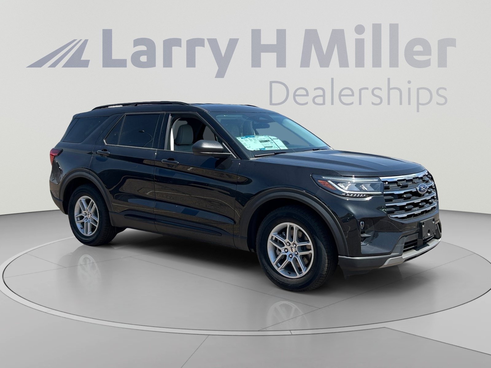 New 2026 Ford Explorer Active w/ Active Comfort Package RWD image 7