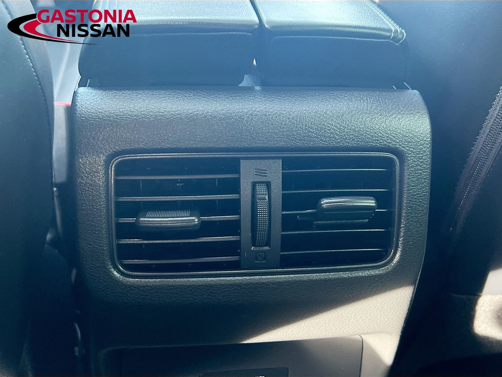 Used 2023 Nissan Rogue Platinum image 35