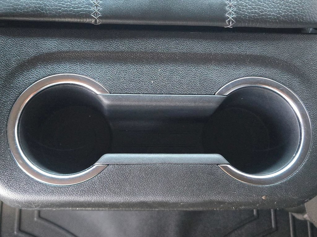 Used 2022 GMC Yukon Denali RWD image 12