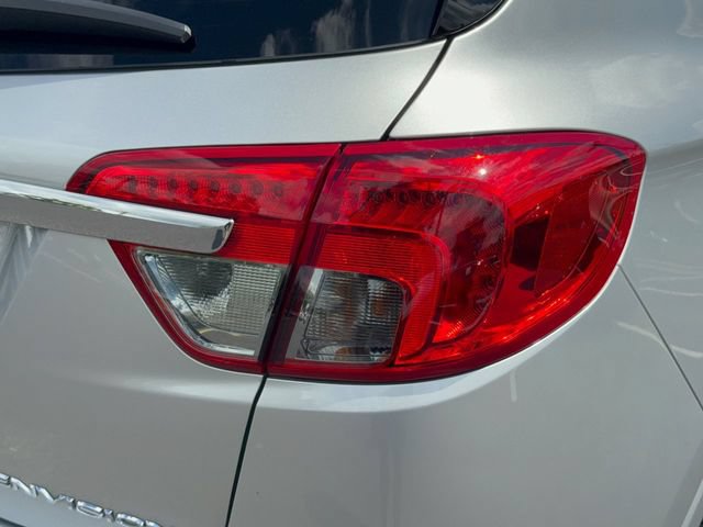 Used 2018 Buick Envision Essence FWD image 10