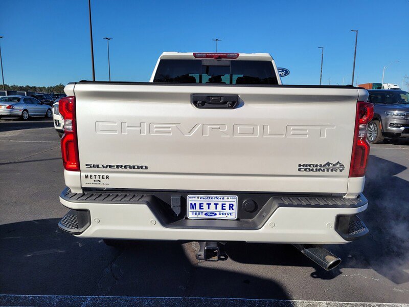 Used 2024 Chevrolet Silverado 2500 High Country w/ Z71 Off-Road Package image 9