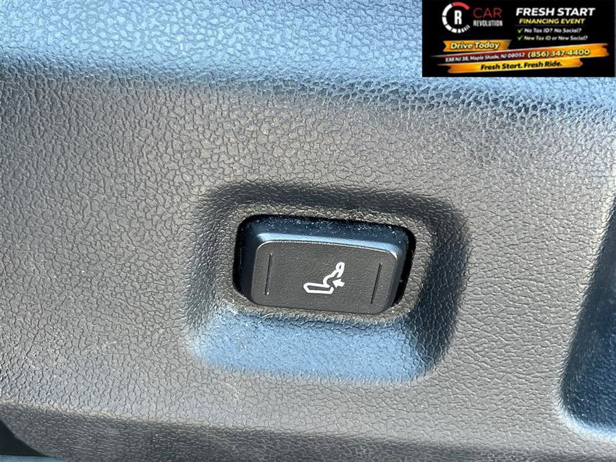 Used 2024 Toyota Tacoma TRD Off-Road AWD/4WD image 29