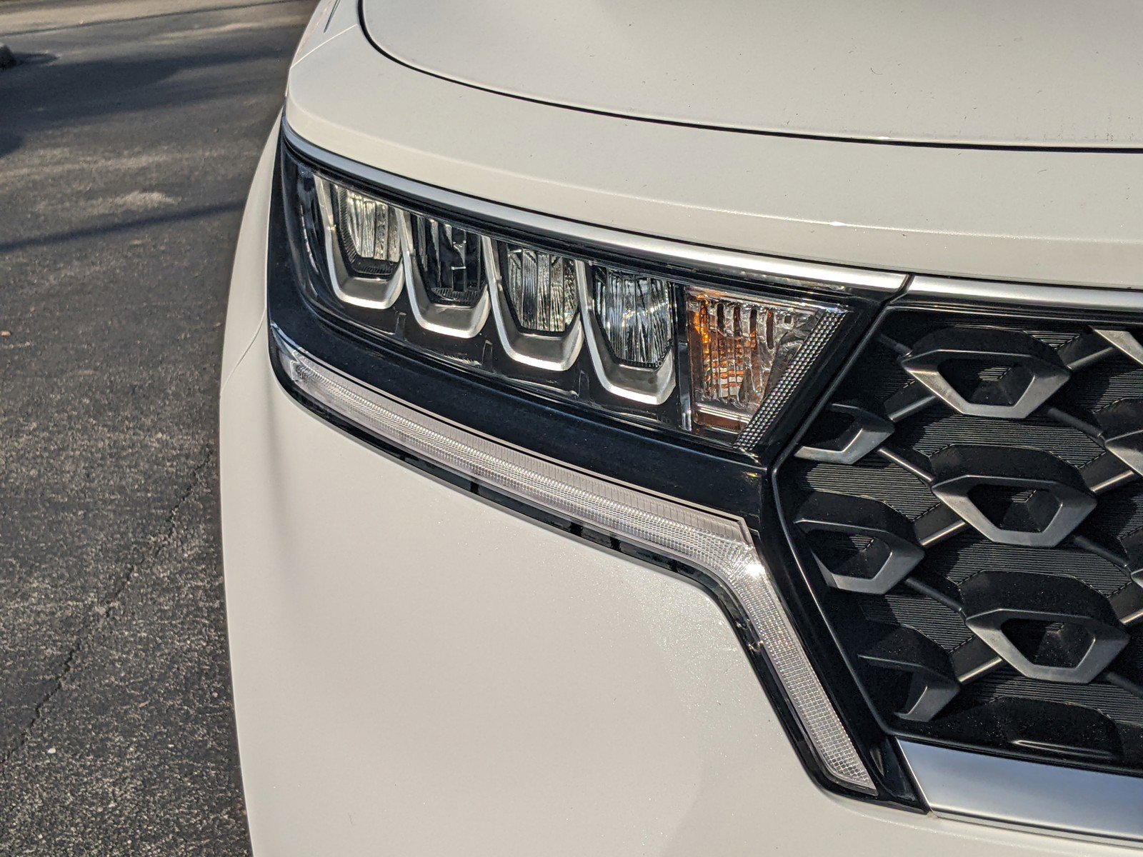 Used 2023 Kia Sorento LX image 15