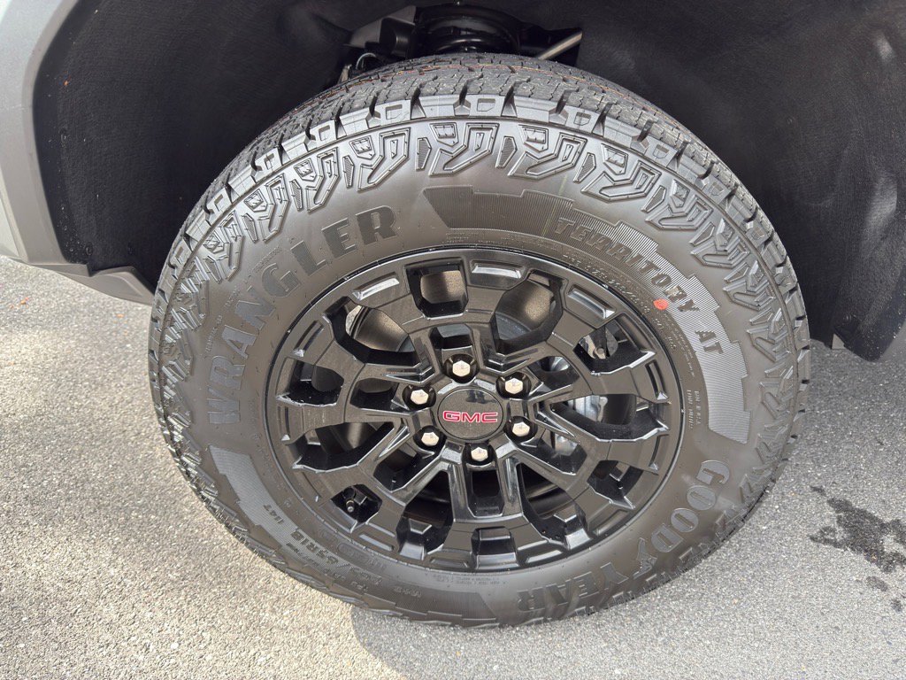 New 2026 GMC Canyon Elevation w/ Convenience Package image 17