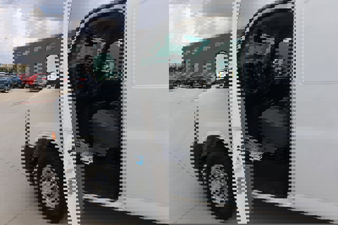 Used 2019 Chevrolet Express 2500 image 22