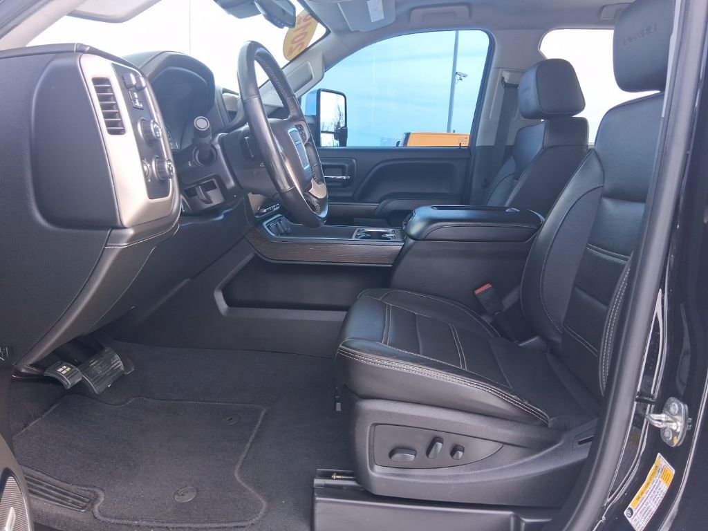 Used 2019 GMC Sierra 2500 Denali w/ Duramax Plus Package image 15