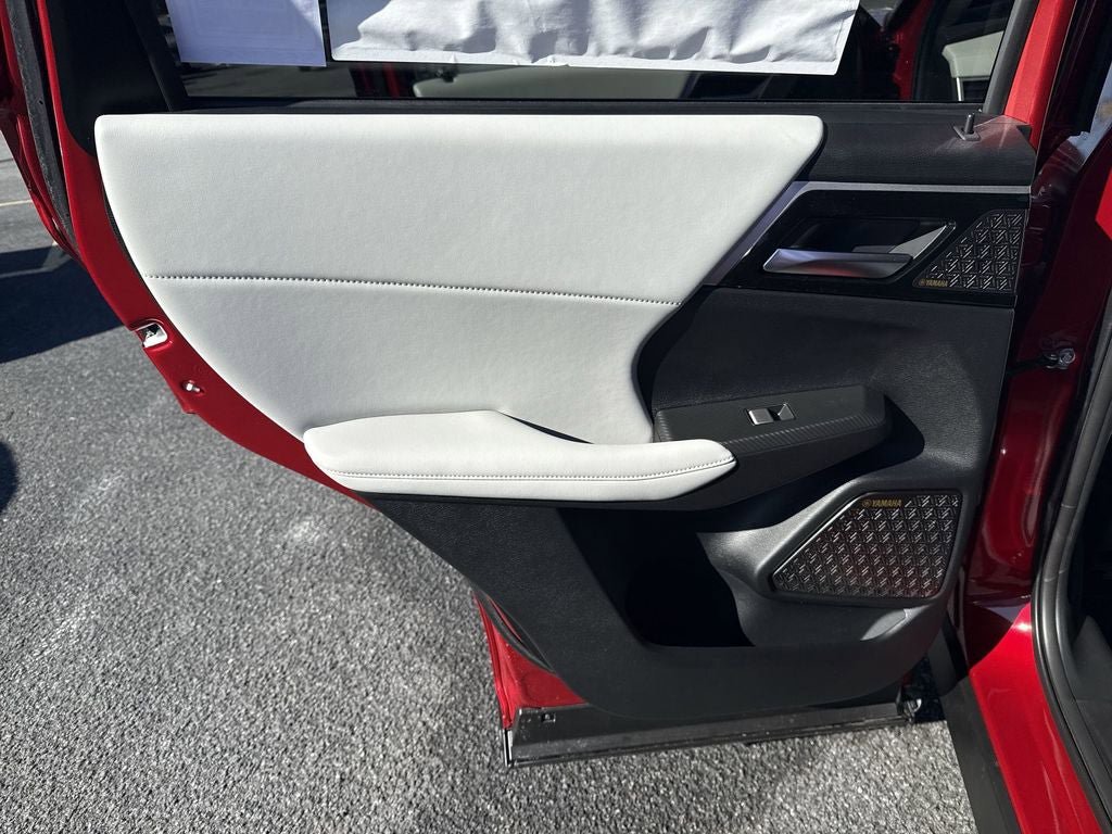New 2025 Mitsubishi Outlander SE image 27