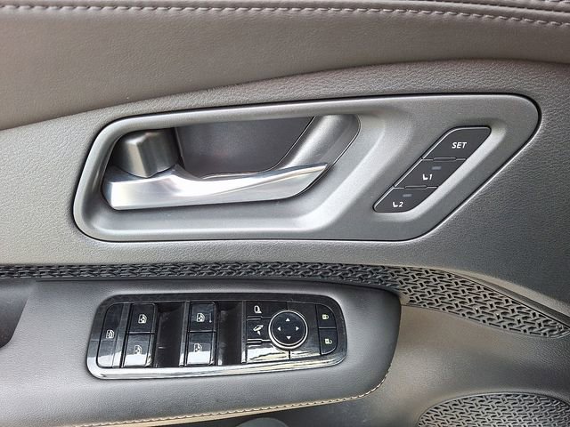 Used 2024 Nissan Ariya FWD image 13