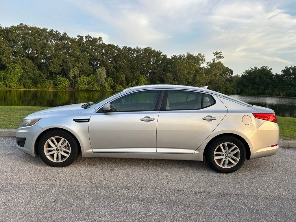 Used 2011 Kia Optima LX w/ Convenience Pkg FWD image 3