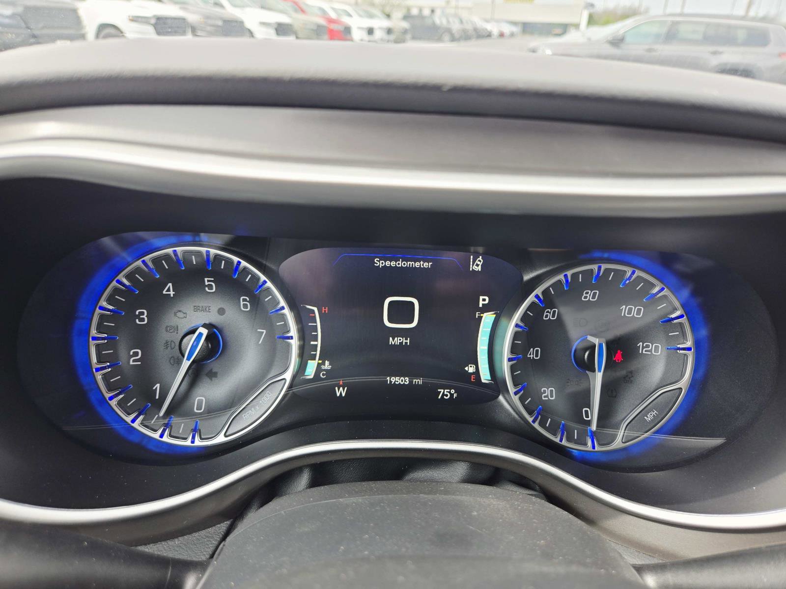 Used 2025 Chrysler Pacifica Select image 26