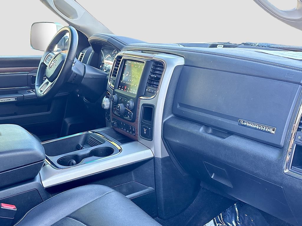 Used 2018 RAM 1500 Laramie w/ Convenience Group AWD/4WD image 30