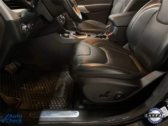 Used 2017 Jeep Cherokee Overland w/ Technology Group image 61