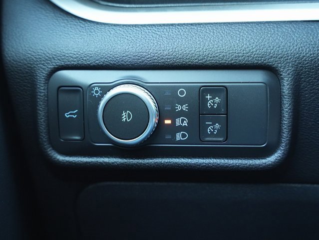 Used 2022 Ford Explorer XLT w/ Equipment Group 202A image 25