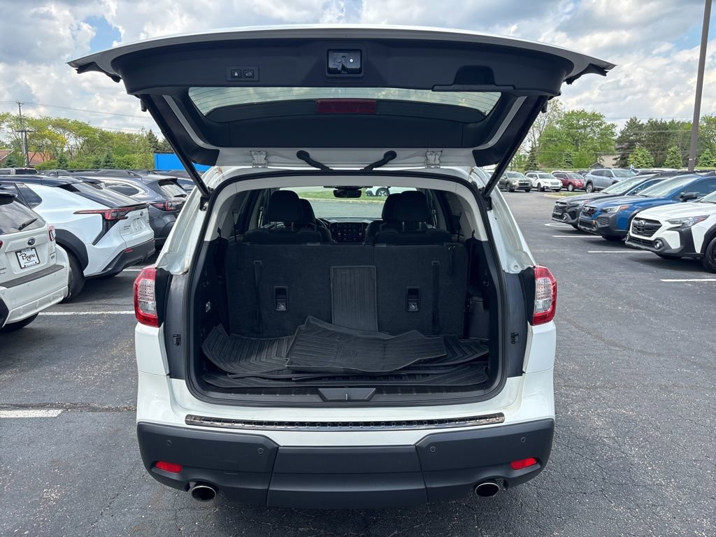 Certified 2024 Subaru Ascent Onyx Edition w/ Popular Package Onyx AWD/4WD image 8