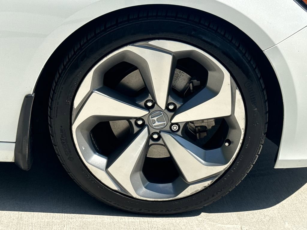 Used 2018 Honda Accord Touring image 11