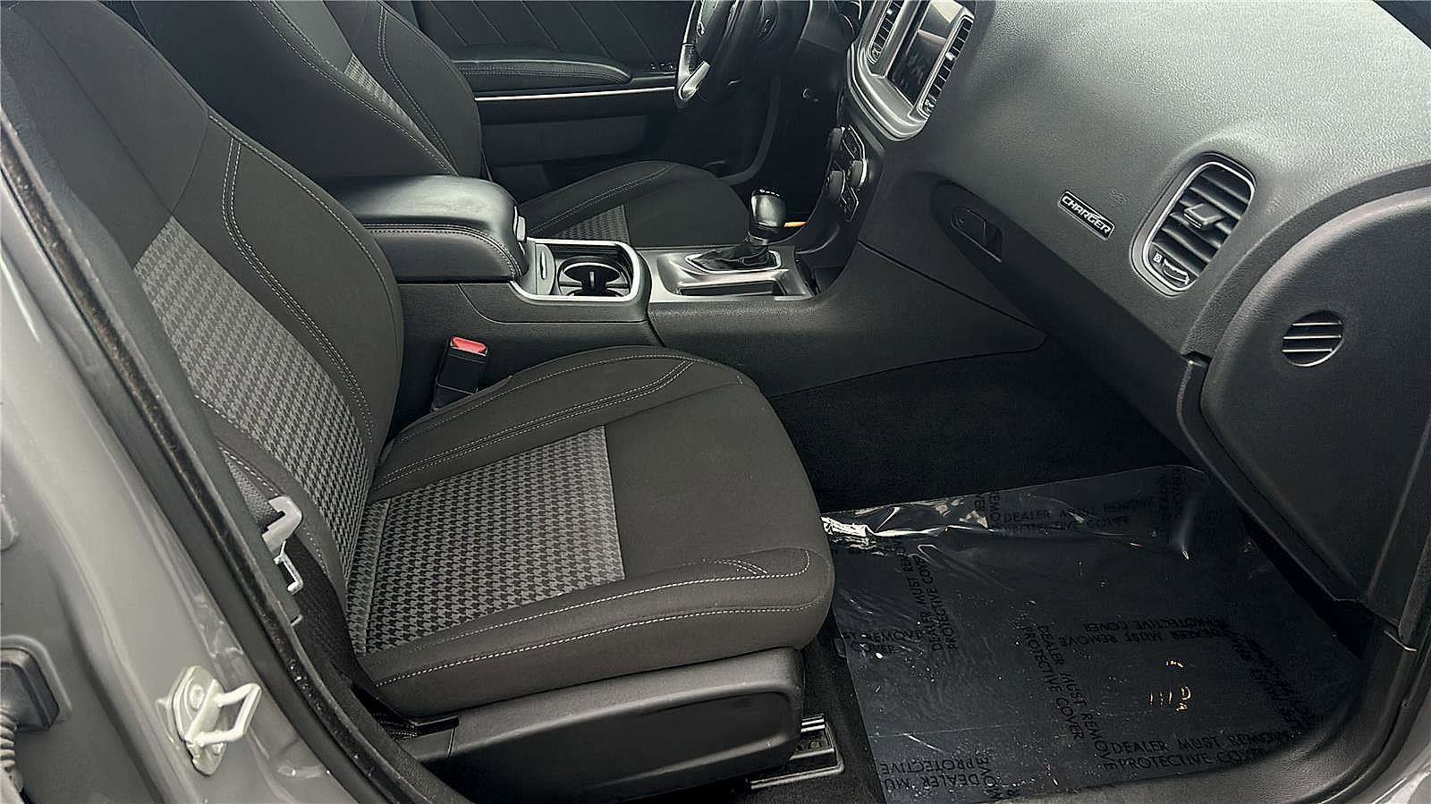 Used 2023 Dodge Charger SXT image 10