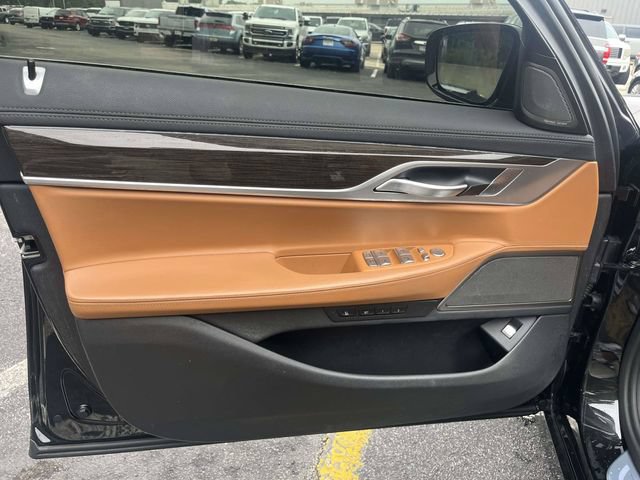 Used 2021 BMW 740i w/ Premium Package RWD image 19