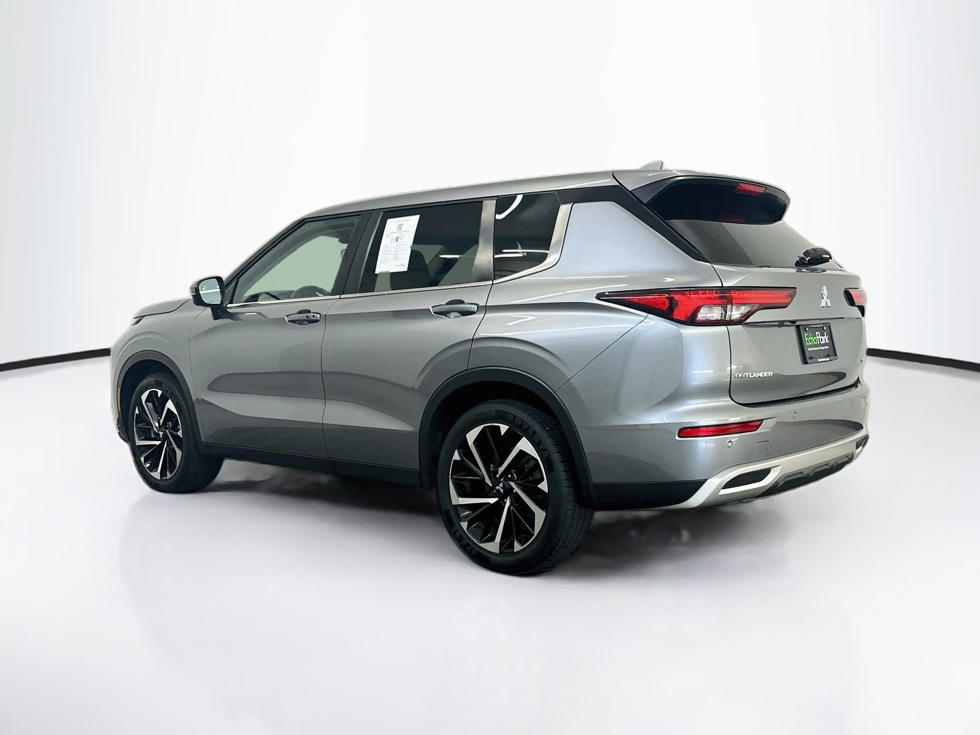Used 2024 Mitsubishi Outlander SE AWD/4WD image 5