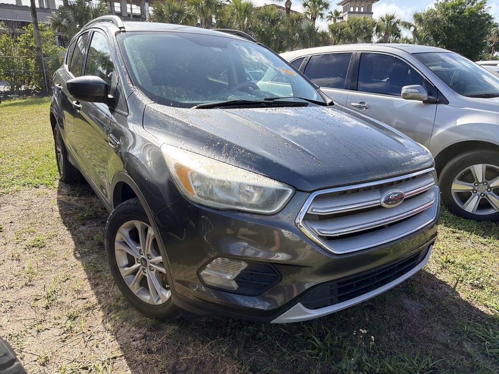 Used 2018 Ford Escape SE image 1
