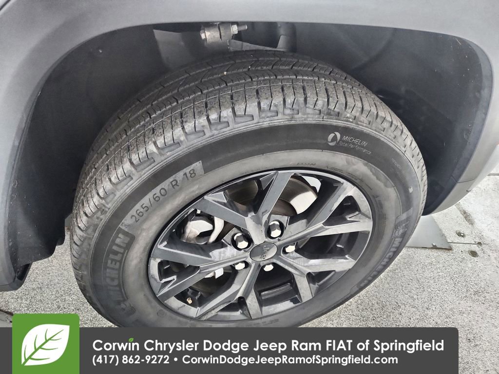 Used 2024 Jeep Grand Cherokee Altitude image 33