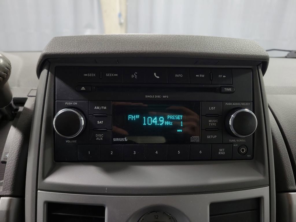 Used 2010 Chrysler Town & Country Touring image 16