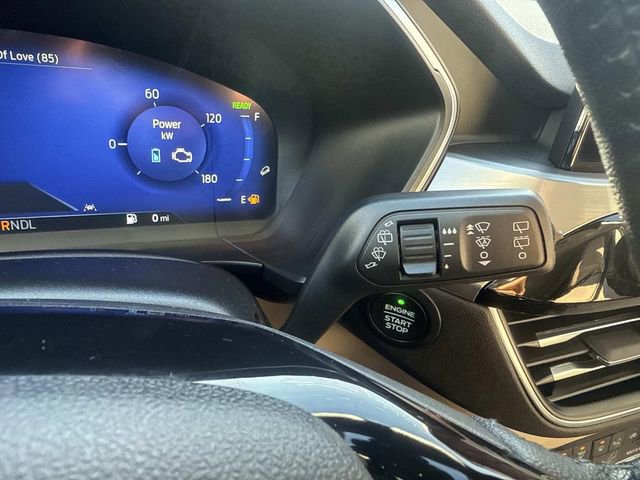 Used 2021 Ford Escape Titanium image 32